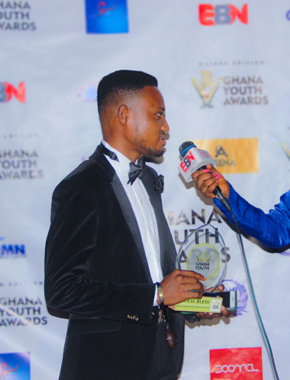 BLESS GADESE RECEIVES AWARD AS YOUTH GRAPHICS DESIGNER OF THE YEAR